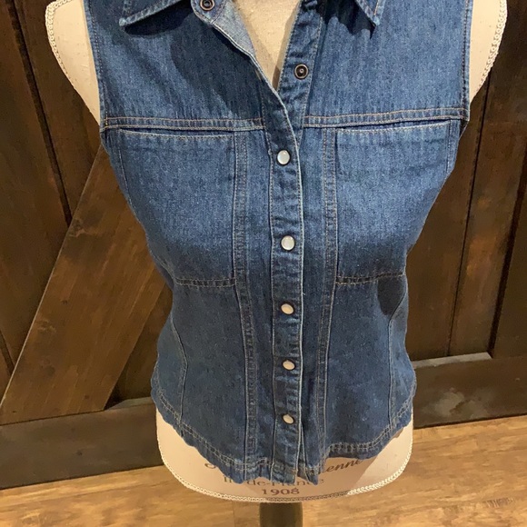 Outline petite denim snap button vest - Picture 3 of 12